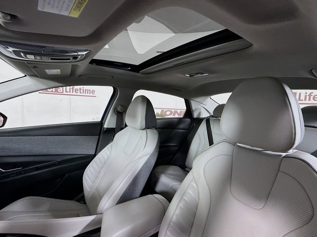 Certified 2023 Hyundai Elantra Limited image 11