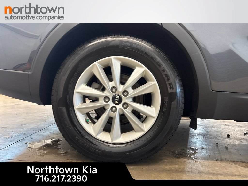 Used 2020 Kia Sorento LX FWD image 28