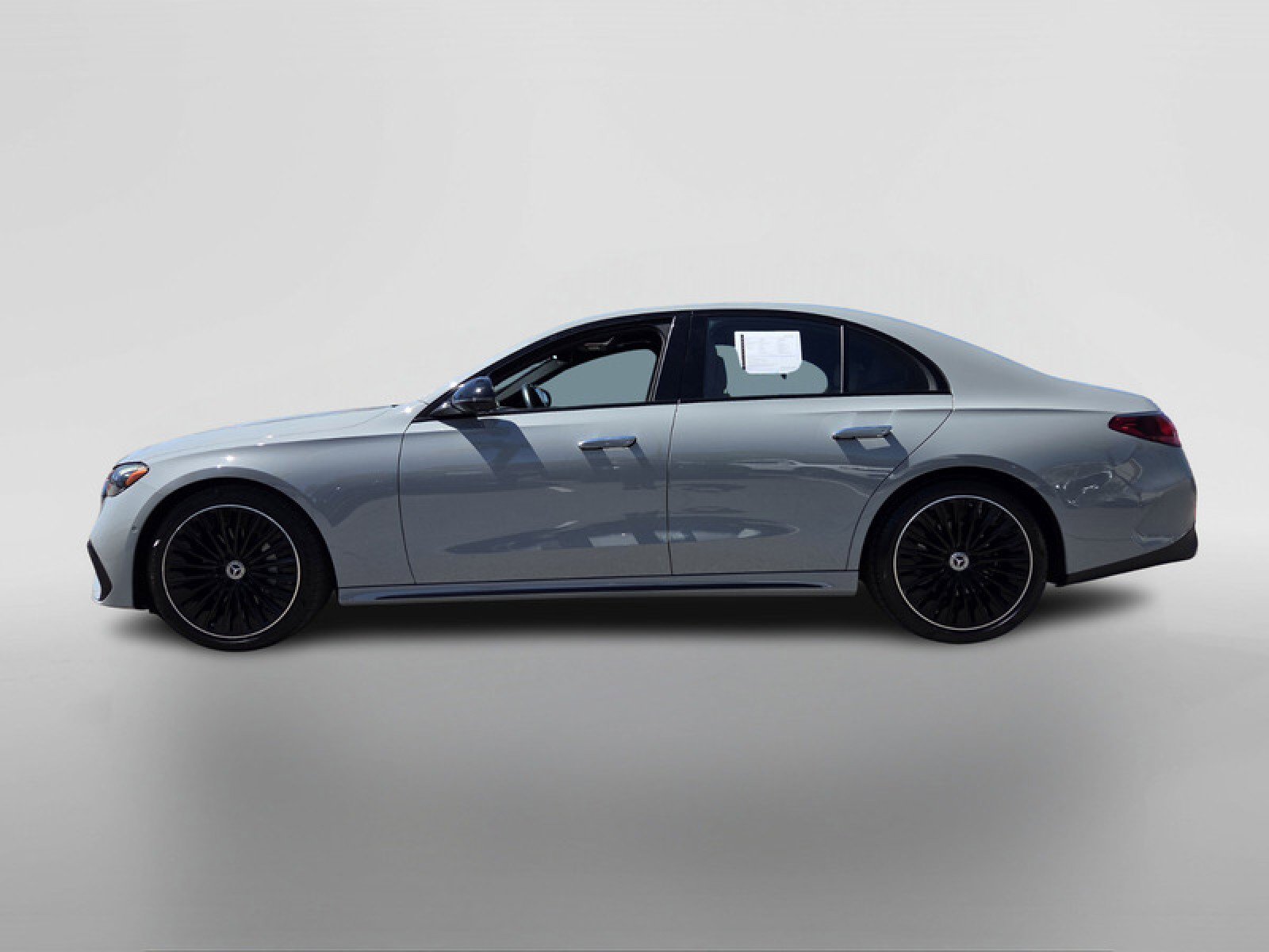 Certified 2024 Mercedes-Benz E 350 4MATIC Sedan w/ MBUS Superscreen Package image 2
