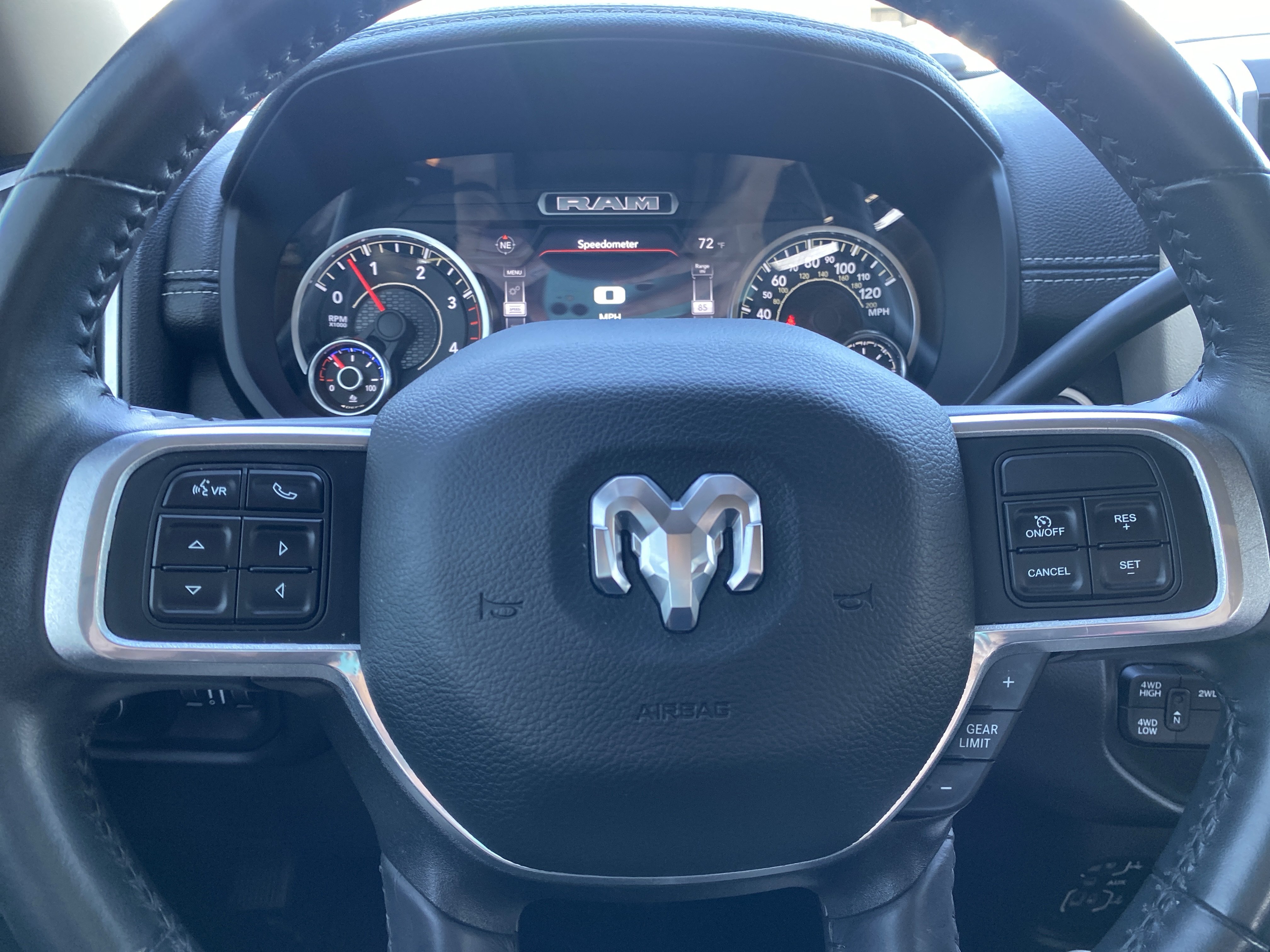 Used 2022 RAM 3500 Laramie AWD/4WD image 16