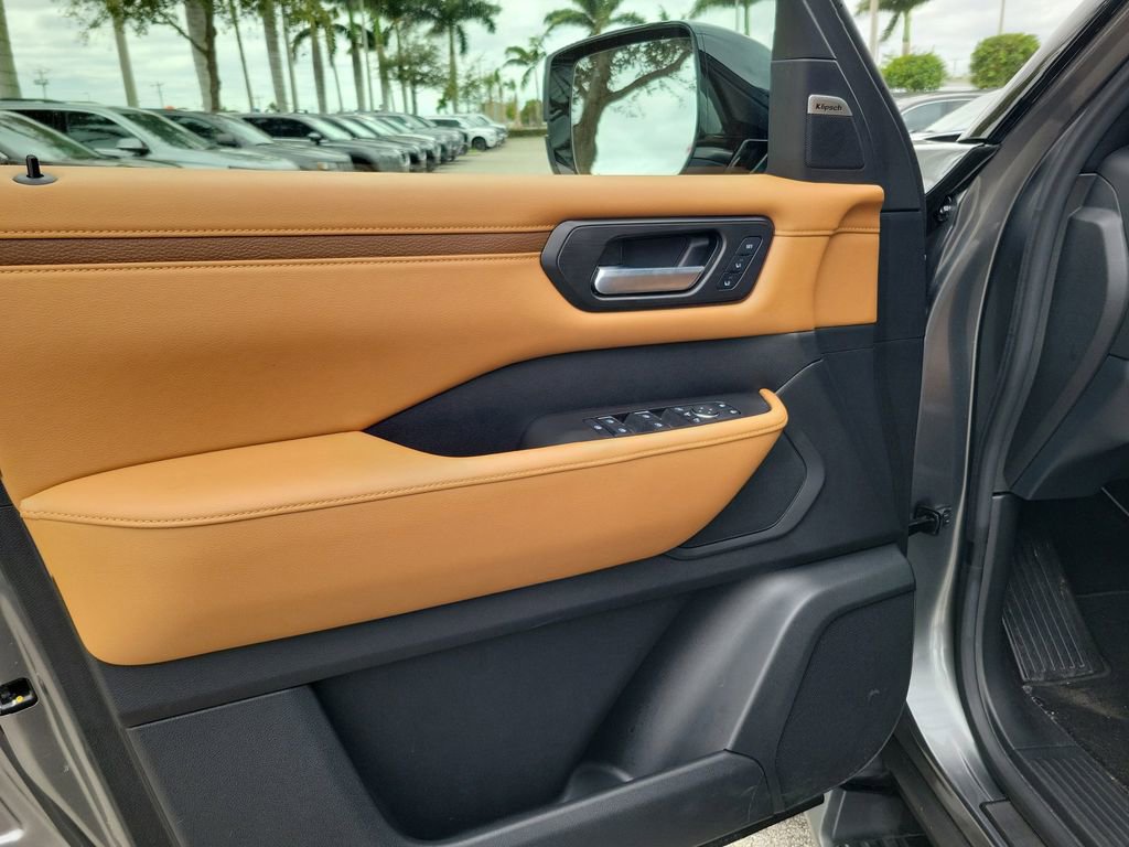 Used 2025 Nissan Armada SL w/ Captain's Chari Seat Package image 23