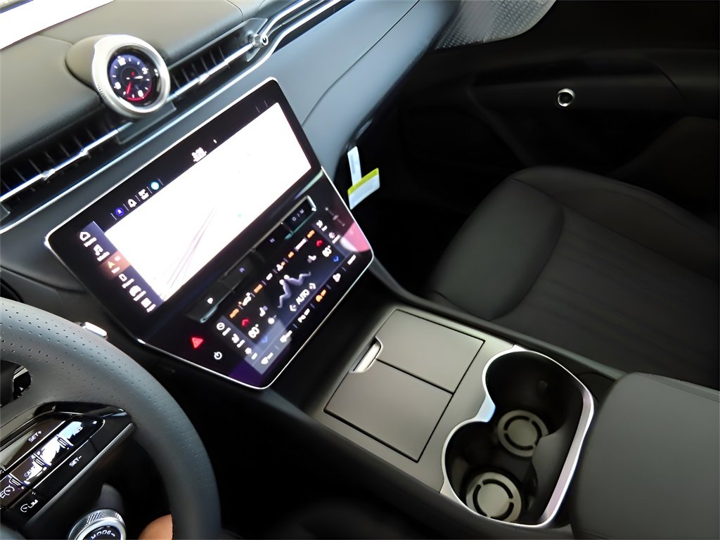 New 2024 Maserati Grecale GT image 31