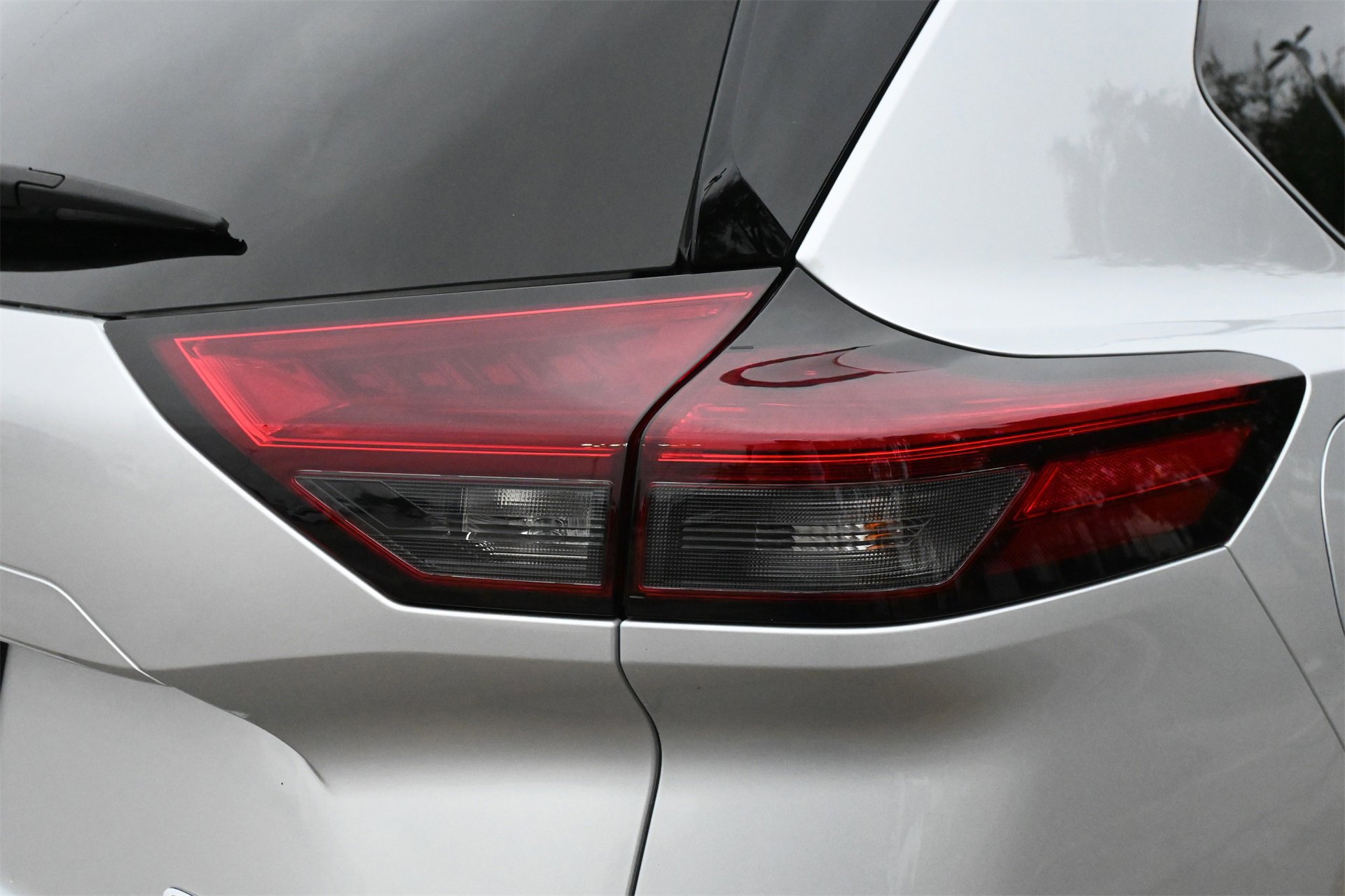 Used 2023 Nissan Rogue SL w/ SL Premium Package image 22