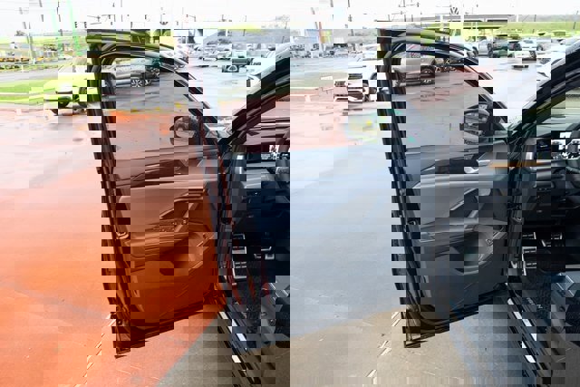 New 2026 Volkswagen Tiguan SEL R-Line image 11