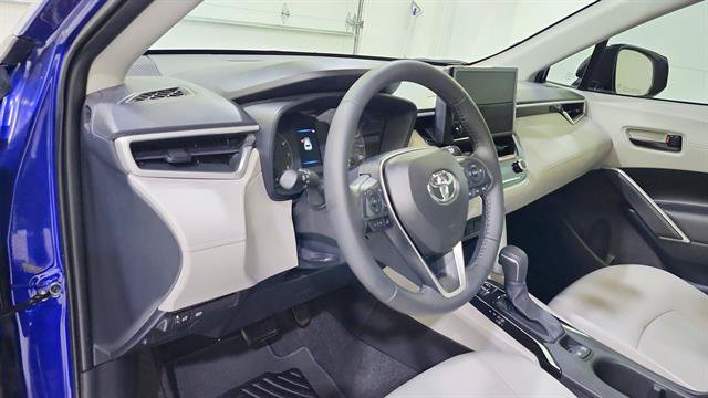 Used 2025 Toyota Corolla Cross LE FWD image 10
