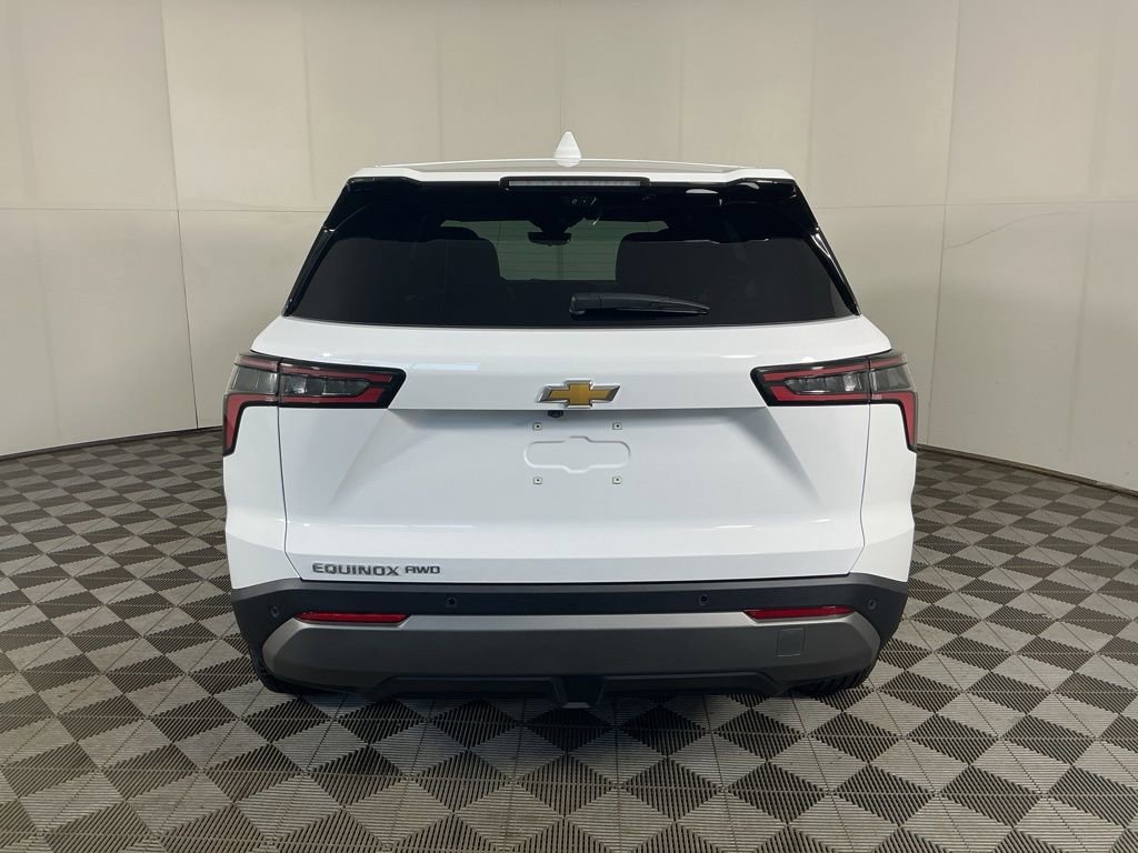 New 2026 Chevrolet Equinox LT w/ Convenience Package II AWD/4WD image 9