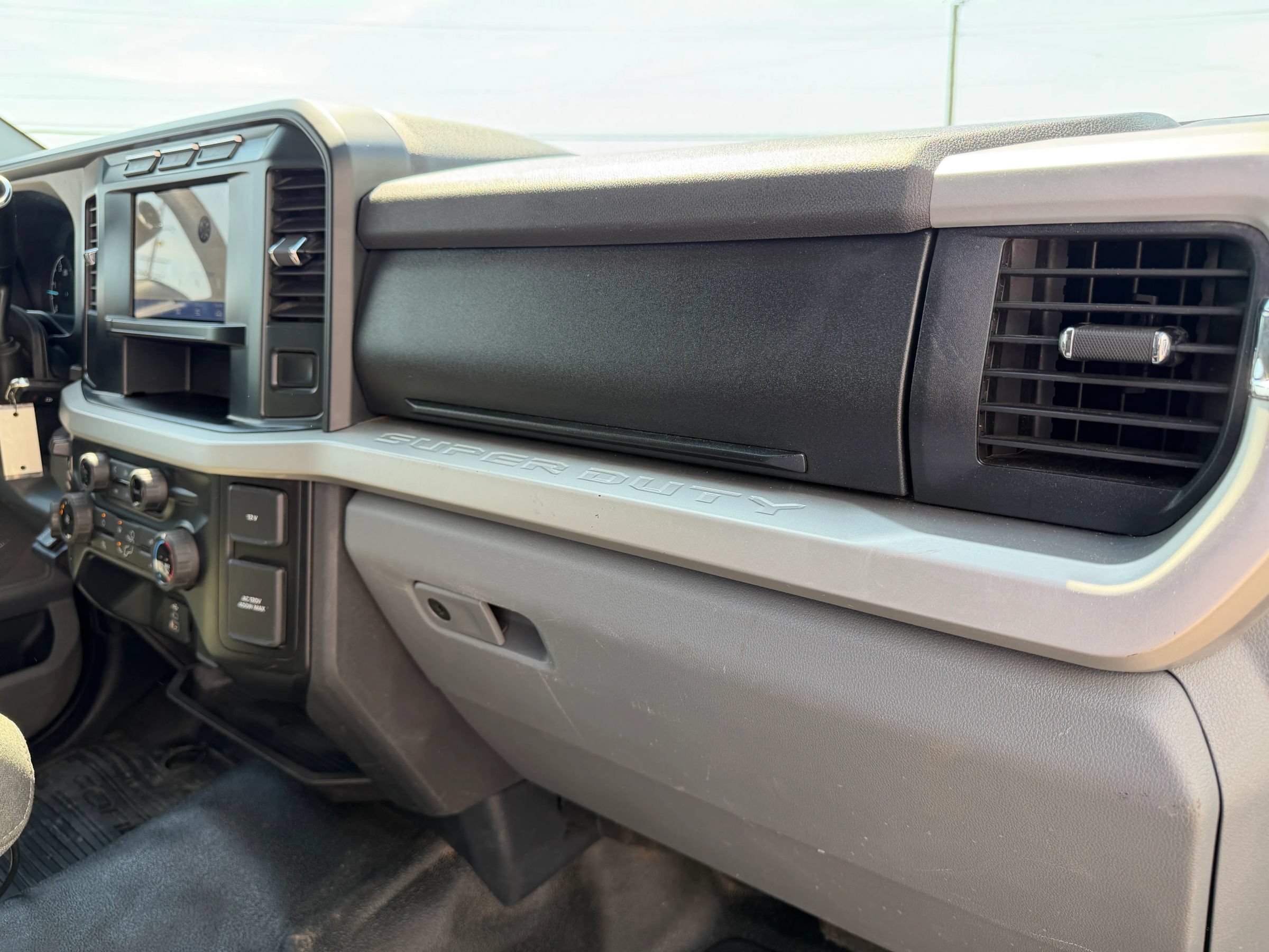 Used 2023 Ford F450 XLT AWD/4WD image 27