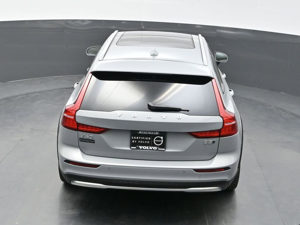 Used 2025 Volvo V60 B5 Cross Country Plus AWD/4WD image 31