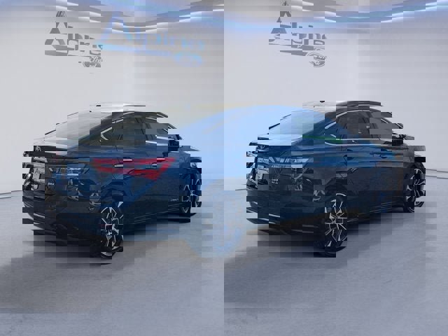 Used 2017 Toyota Avalon XLE Plus image 5