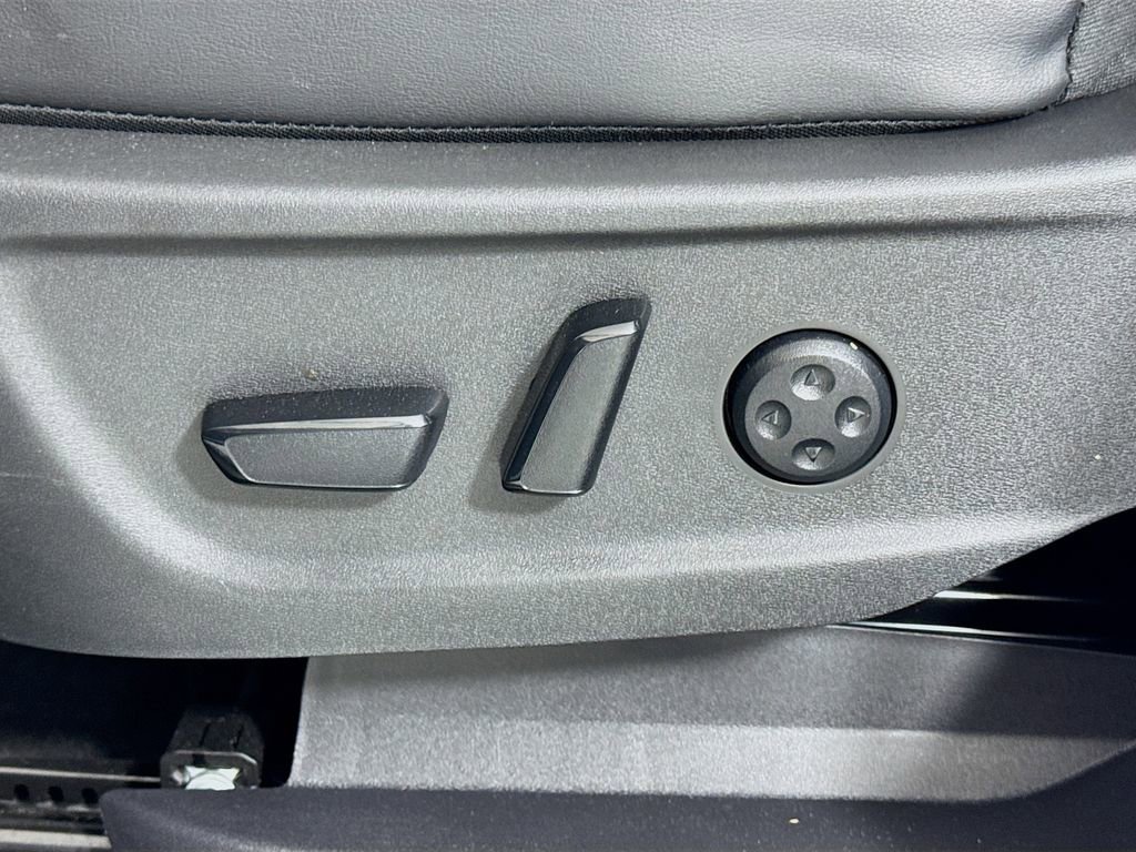 Used 2024 Nissan Ariya AWD image 15