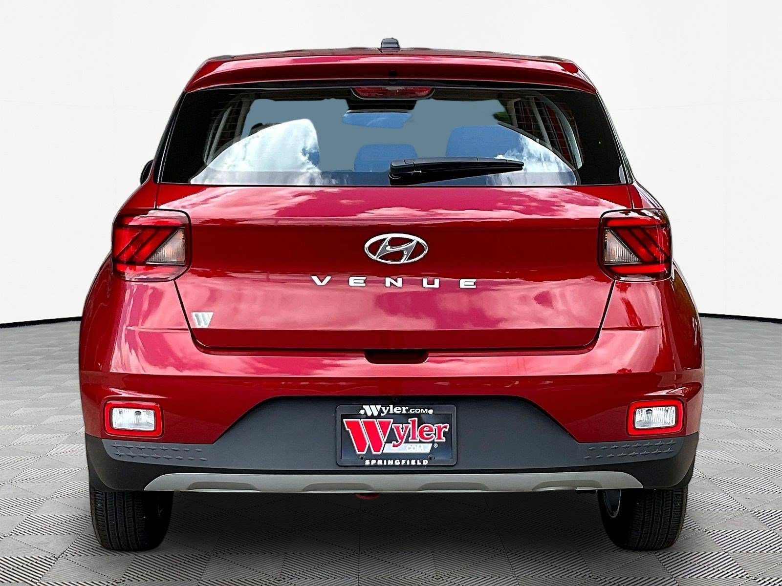 Used 2025 Hyundai Venue SE FWD image 5