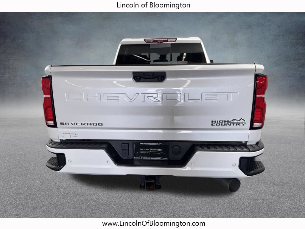 Used 2024 Chevrolet Silverado 2500 High Country w/ Technology Package AWD/4WD image 5