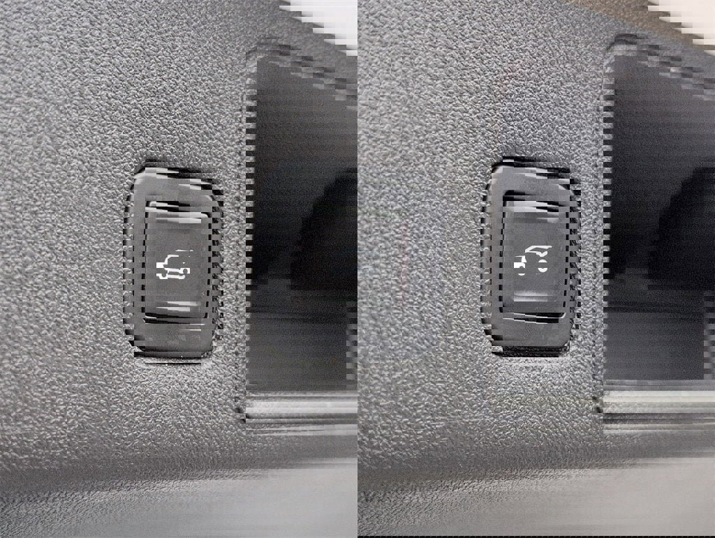 Used 2018 GMC Terrain Denali w/ Advanced Safety Package image 6