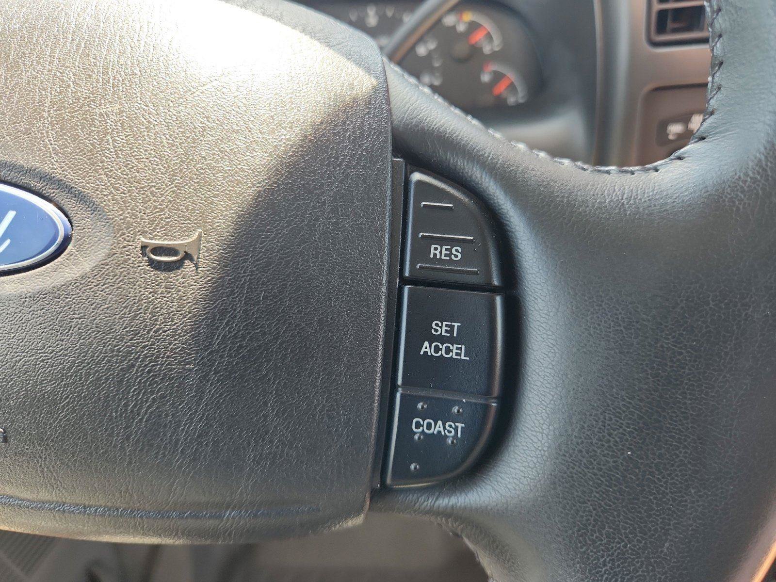 Used 2005 Ford Excursion XLT AWD/4WD image 29