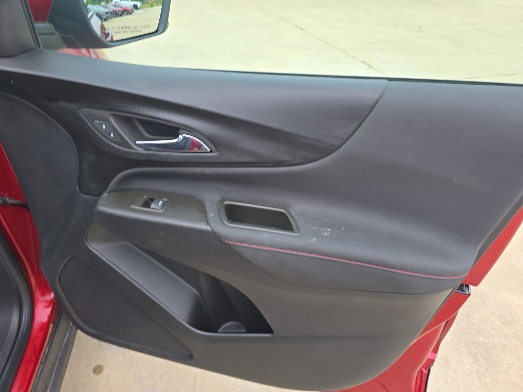 Used 2023 Chevrolet Equinox RS w/ LPO, Floor Liner Package FWD image 15