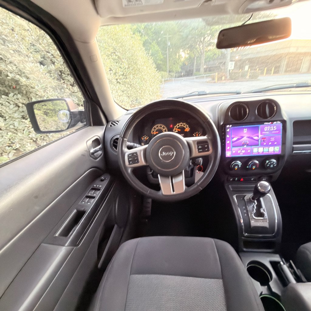 Used 2014 Jeep Patriot Latitude AWD/4WD image 28