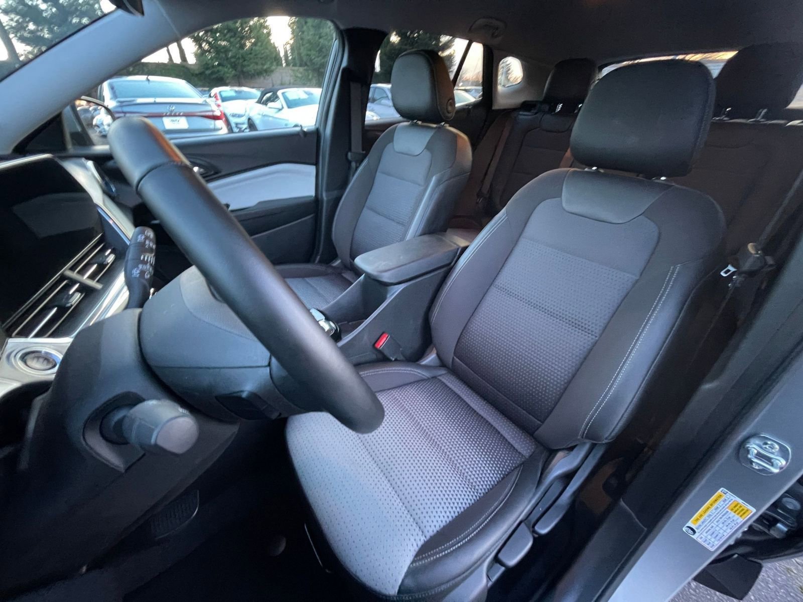 Used 2025 Chevrolet Trax LT w/ LT Convenience Package image 36