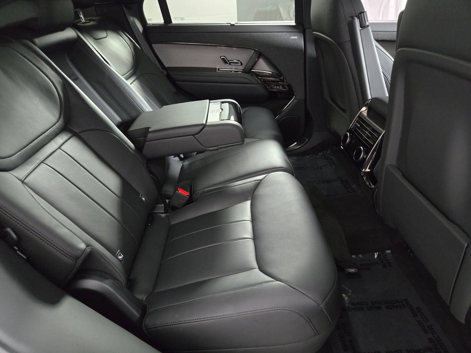 Used 2025 Land Rover Range Rover Sport Dynamic SE AWD/4WD image 18