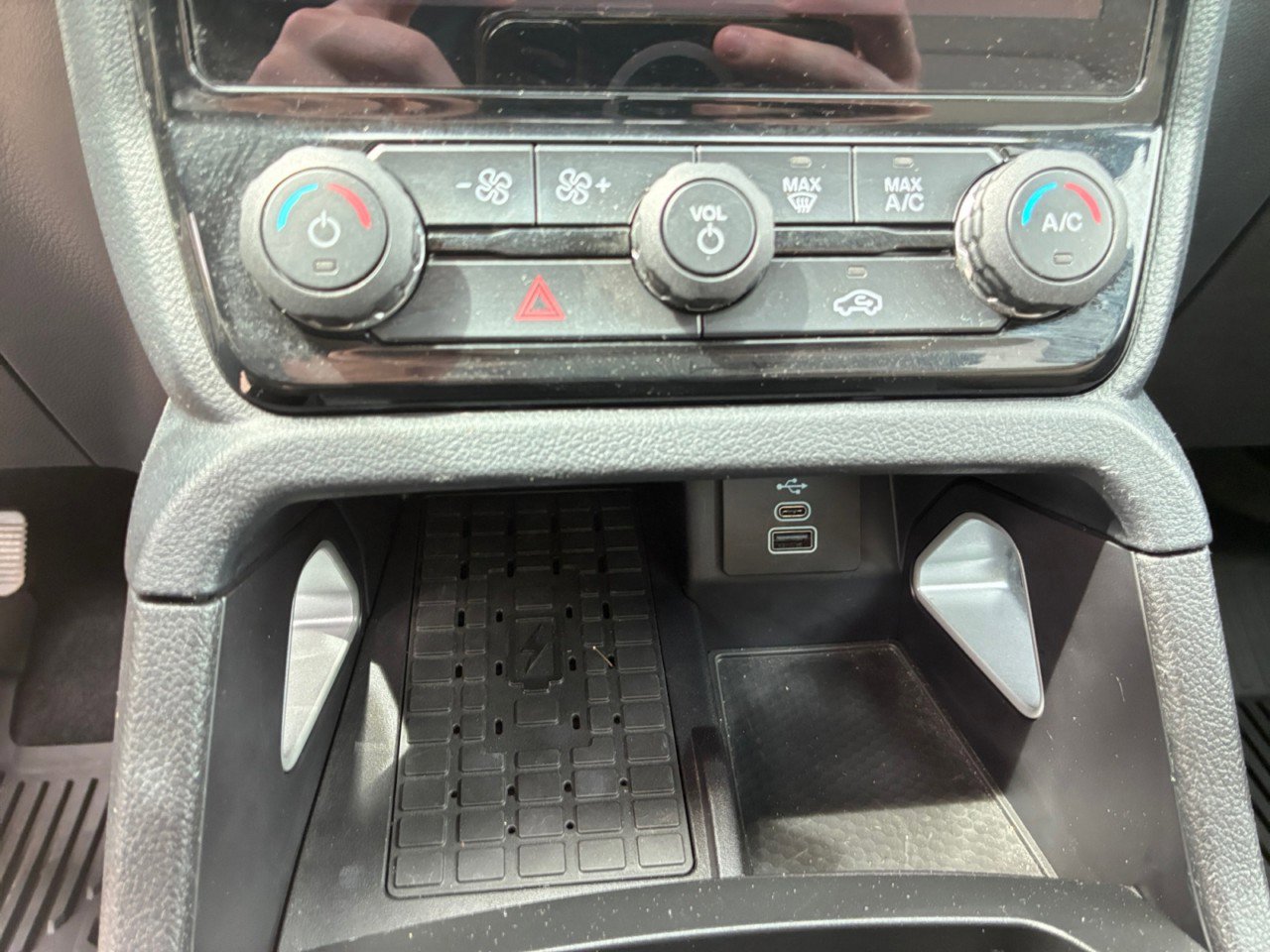 Used 2024 Ford Ranger Lariat w/ FX4 Off-Road Package AWD/4WD image 11