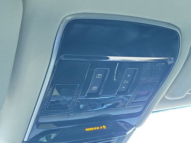 Used 2023 Land Rover Range Rover SE image 32