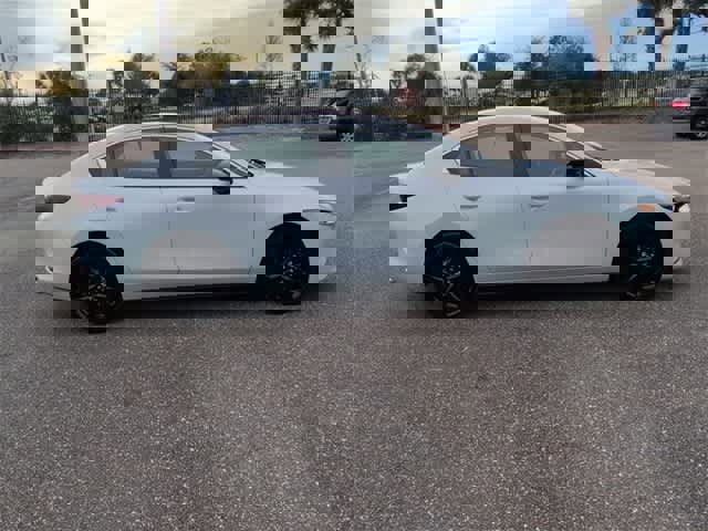 Used 2024 MAZDA MAZDA3 s image 9