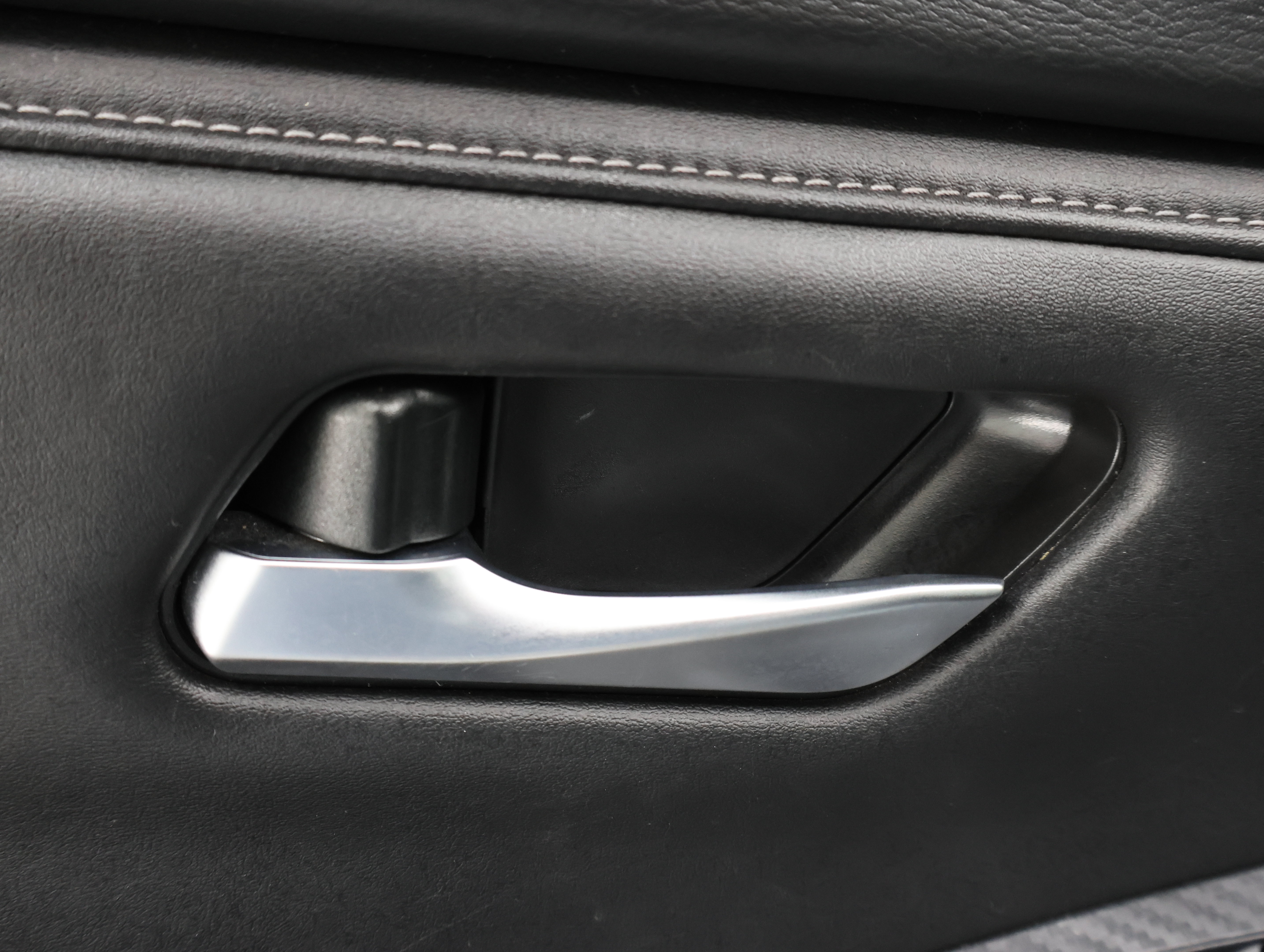 Used 2024 Nissan Sentra SV FWD image 38