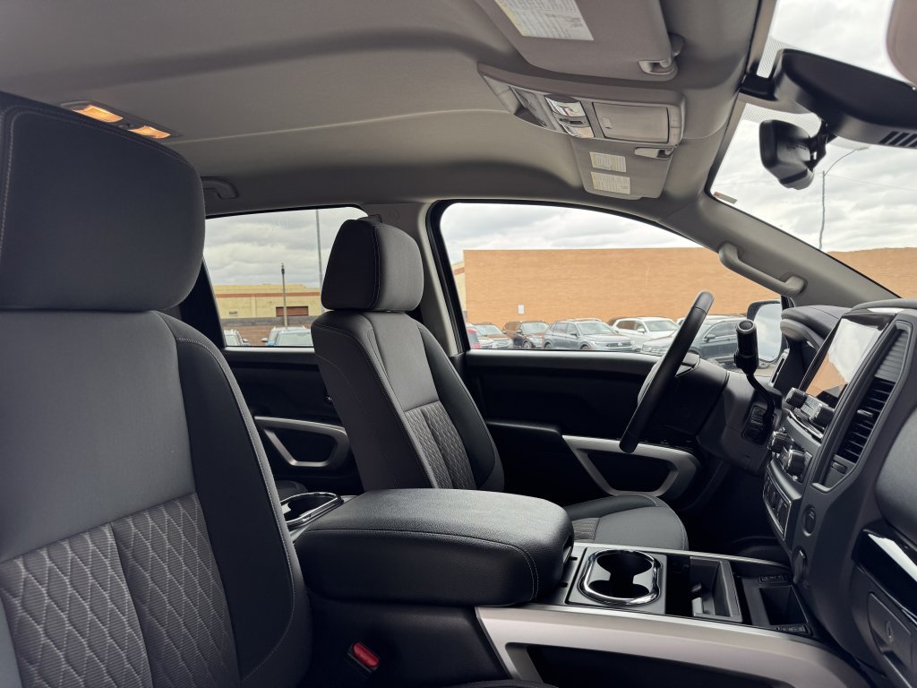 Used 2024 Nissan Titan SV w/ SV Convenience Package RWD image 42
