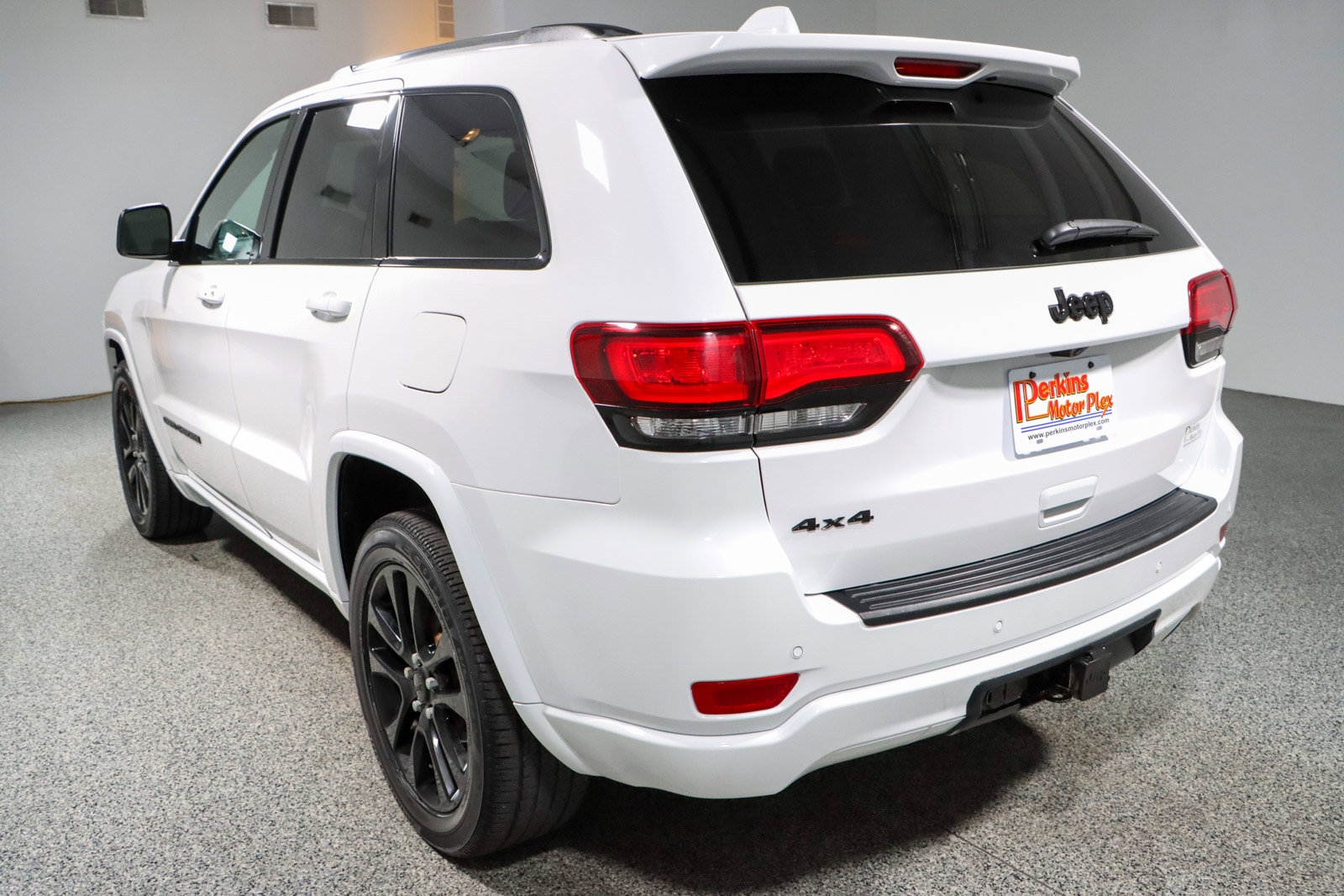 Used 2020 Jeep Grand Cherokee Altitude image 9