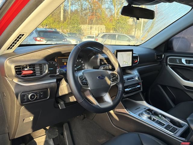 Used 2021 Ford Explorer XLT w/ Equipment Group 202A image 10