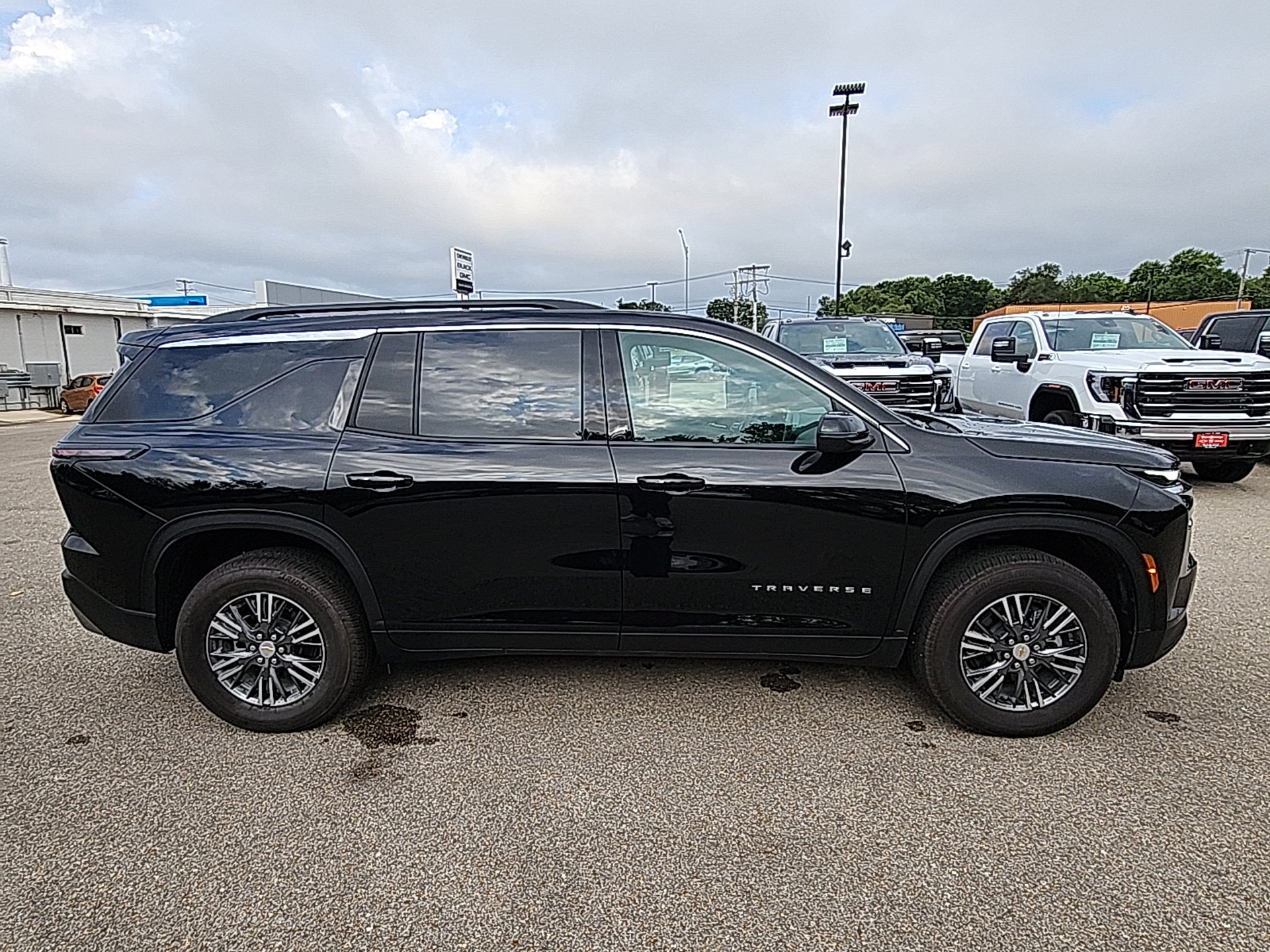 New 2025 Chevrolet Traverse LT w/ LPO, Cargo Package image 9