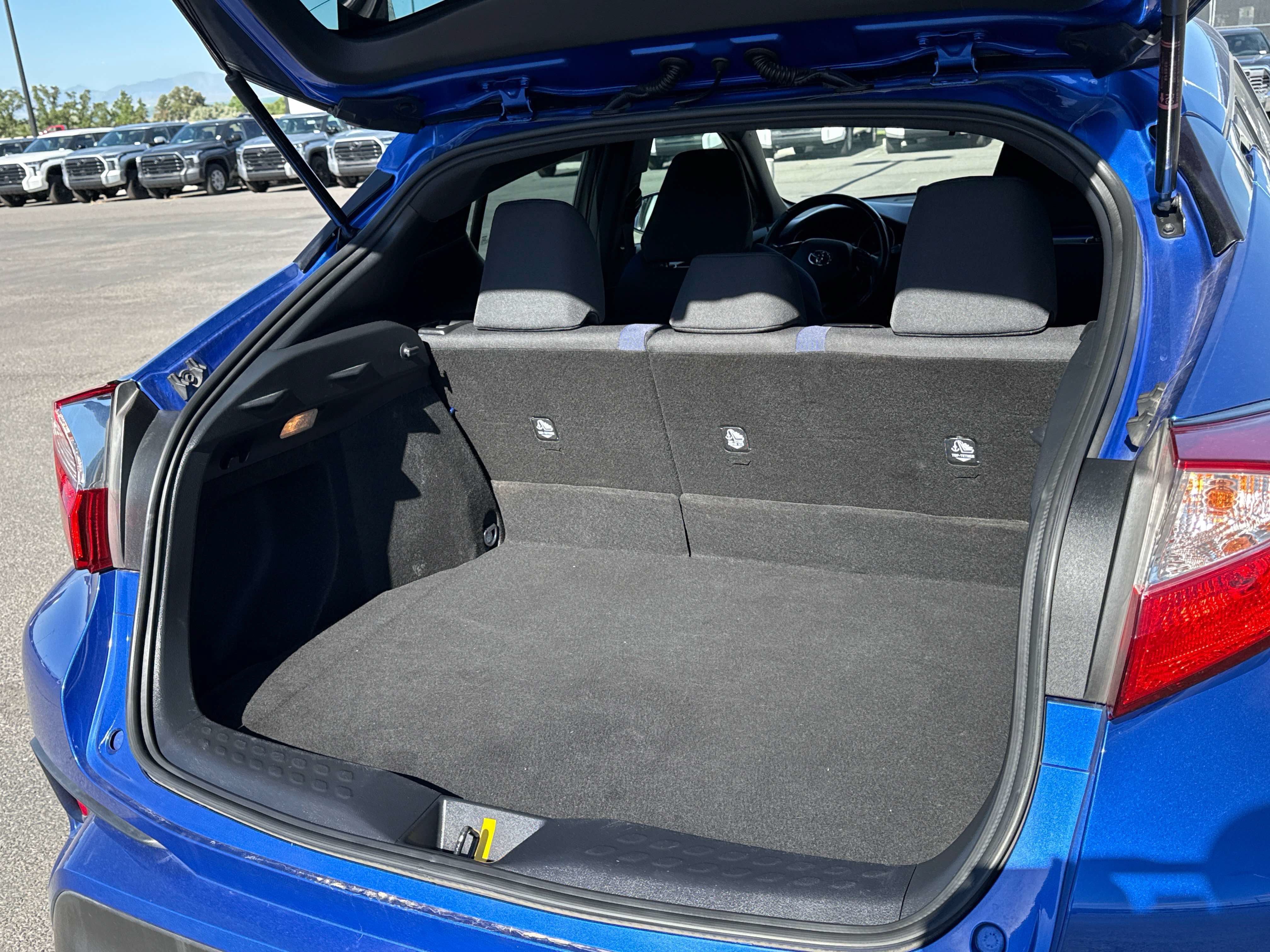 Used 2022 Toyota C-HR XLE FWD image 16