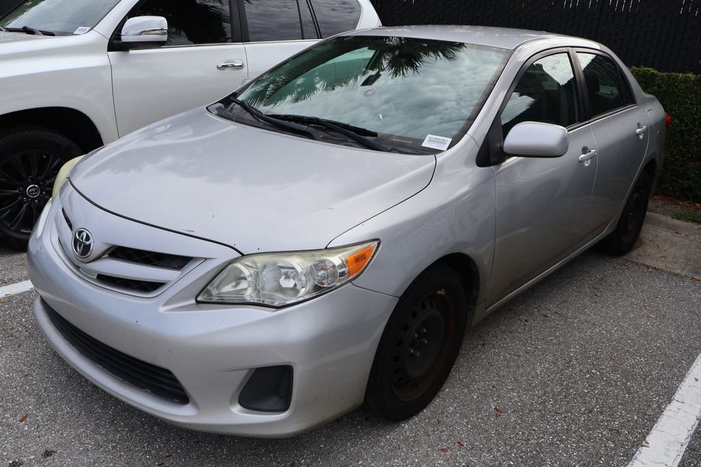 Used 2012 Toyota Corolla LE FWD image 2