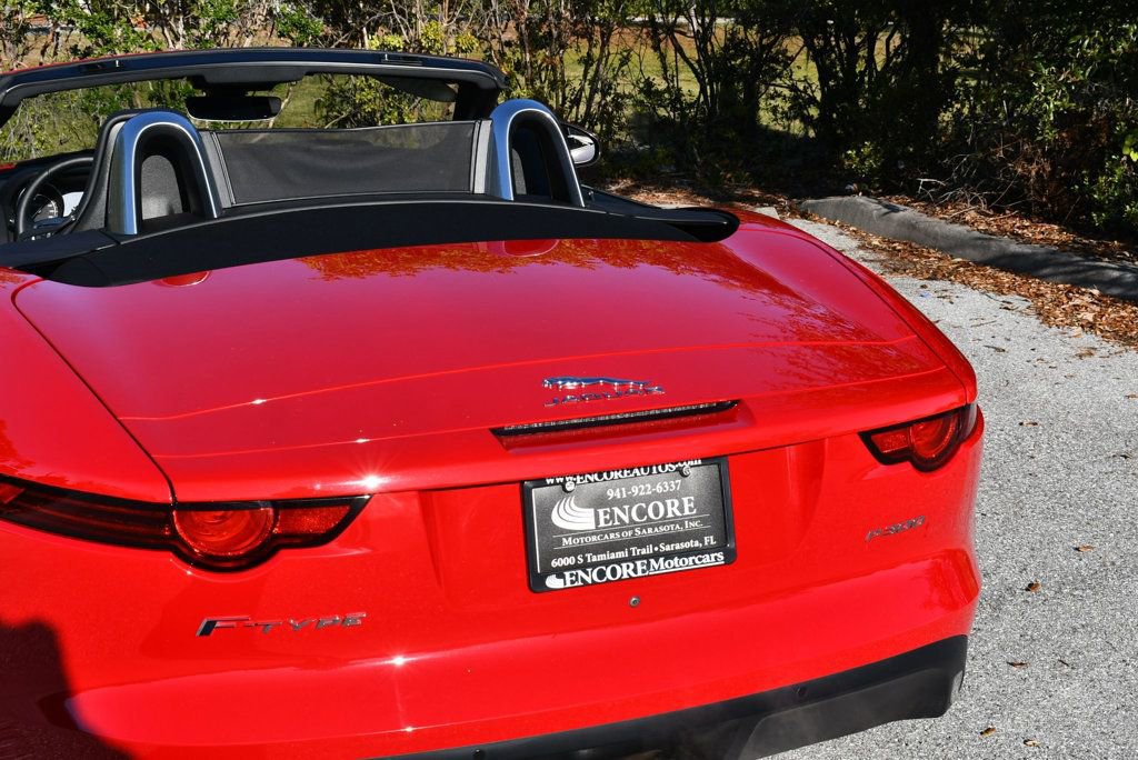 Used 2019 Jaguar F-TYPE Convertible image 10