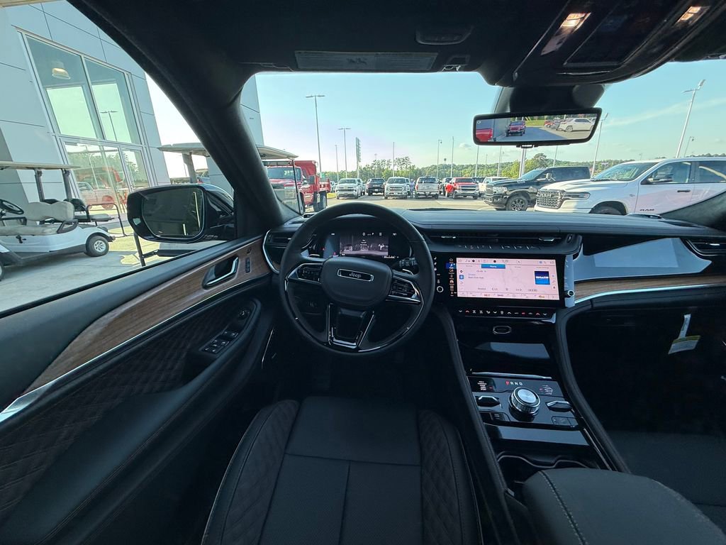 New 2026 Jeep Grand Cherokee Summit w/ Obsidian Package AWD/4WD image 14