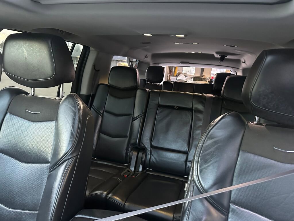 Used 2015 Cadillac Escalade ESV Luxury AWD/4WD image 13