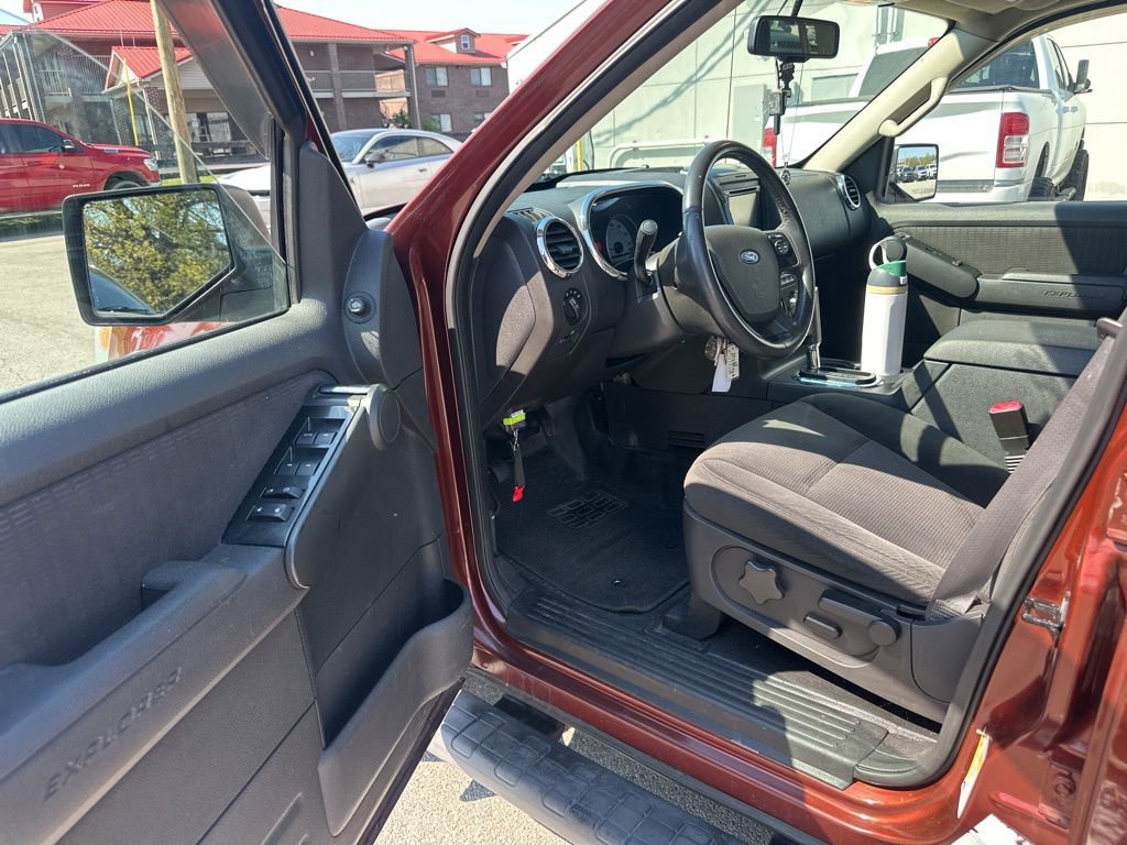 Used 2009 Ford Explorer Sport Trac XLT image 5