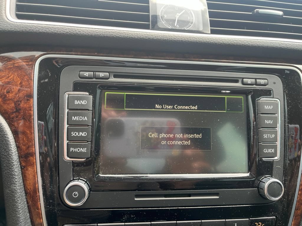 Used 2012 Volkswagen Passat TDI SEL Premium FWD image 16
