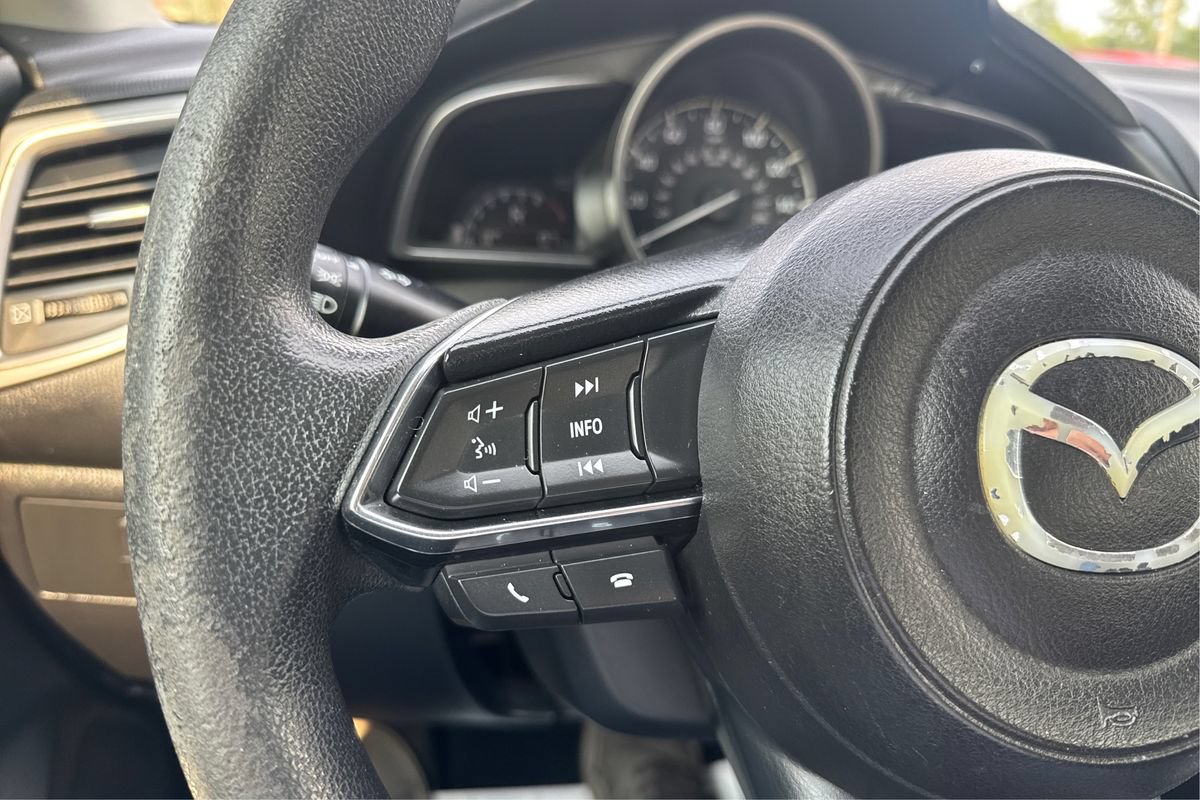 Used 2018 MAZDA MAZDA3 Sport FWD image 28