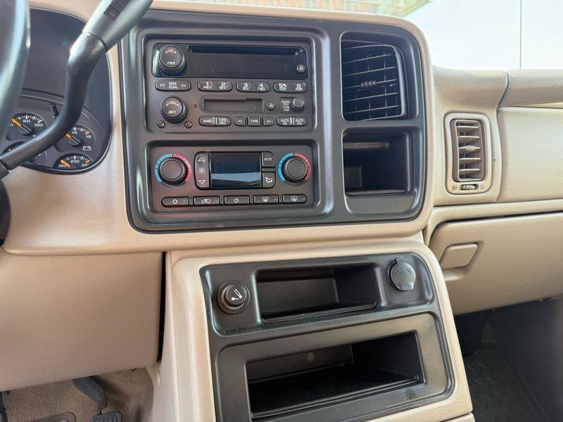 Used 2005 GMC Sierra 3500 SLT w/ Heavy-Duty Power Package AWD/4WD image 39
