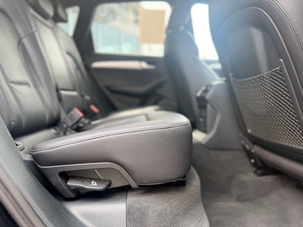Used 2017 Audi Q5 2.0T Premium Plus w/ Technology Package image 18