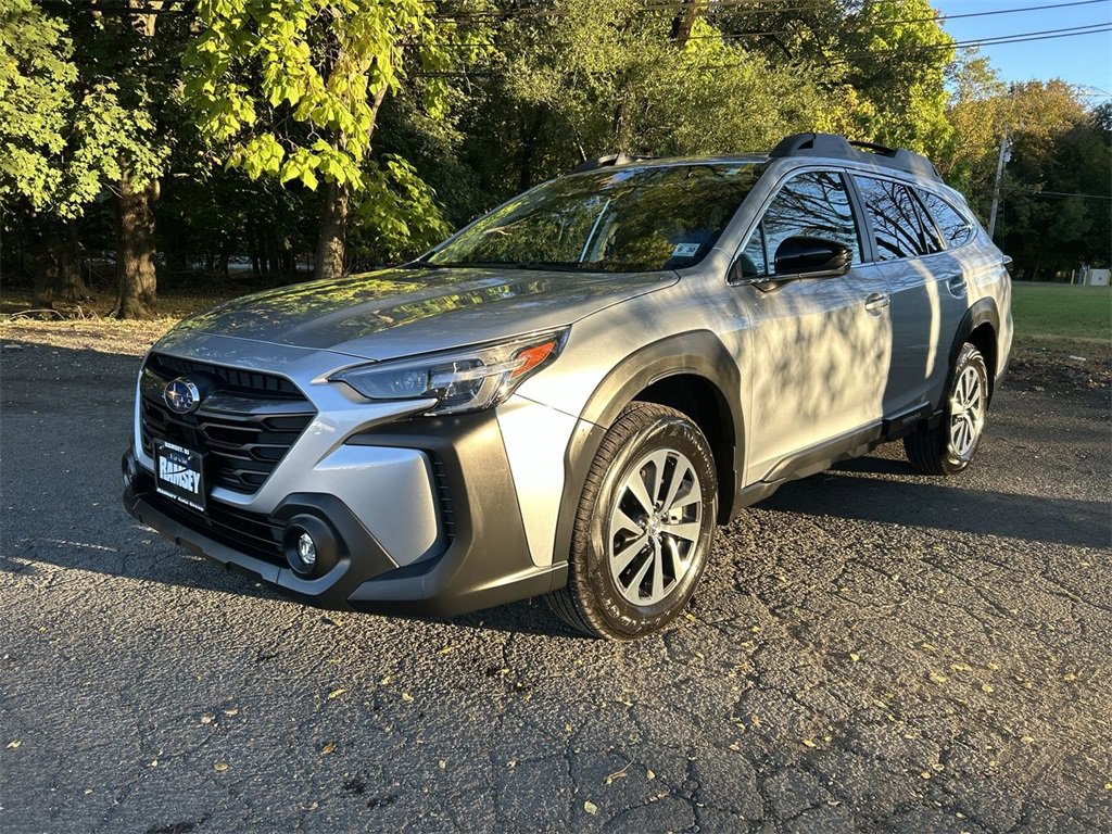 Certified 2025 Subaru Outback Premium image 4
