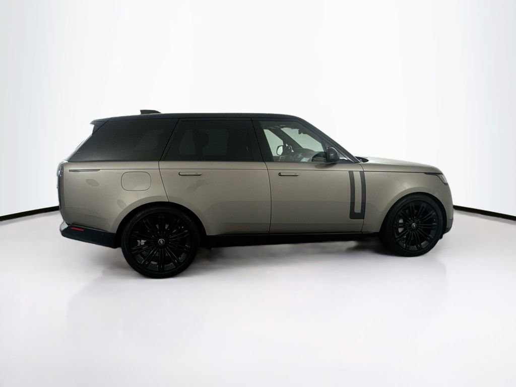 Used 2023 Land Rover Range Rover SE AWD/4WD image 4
