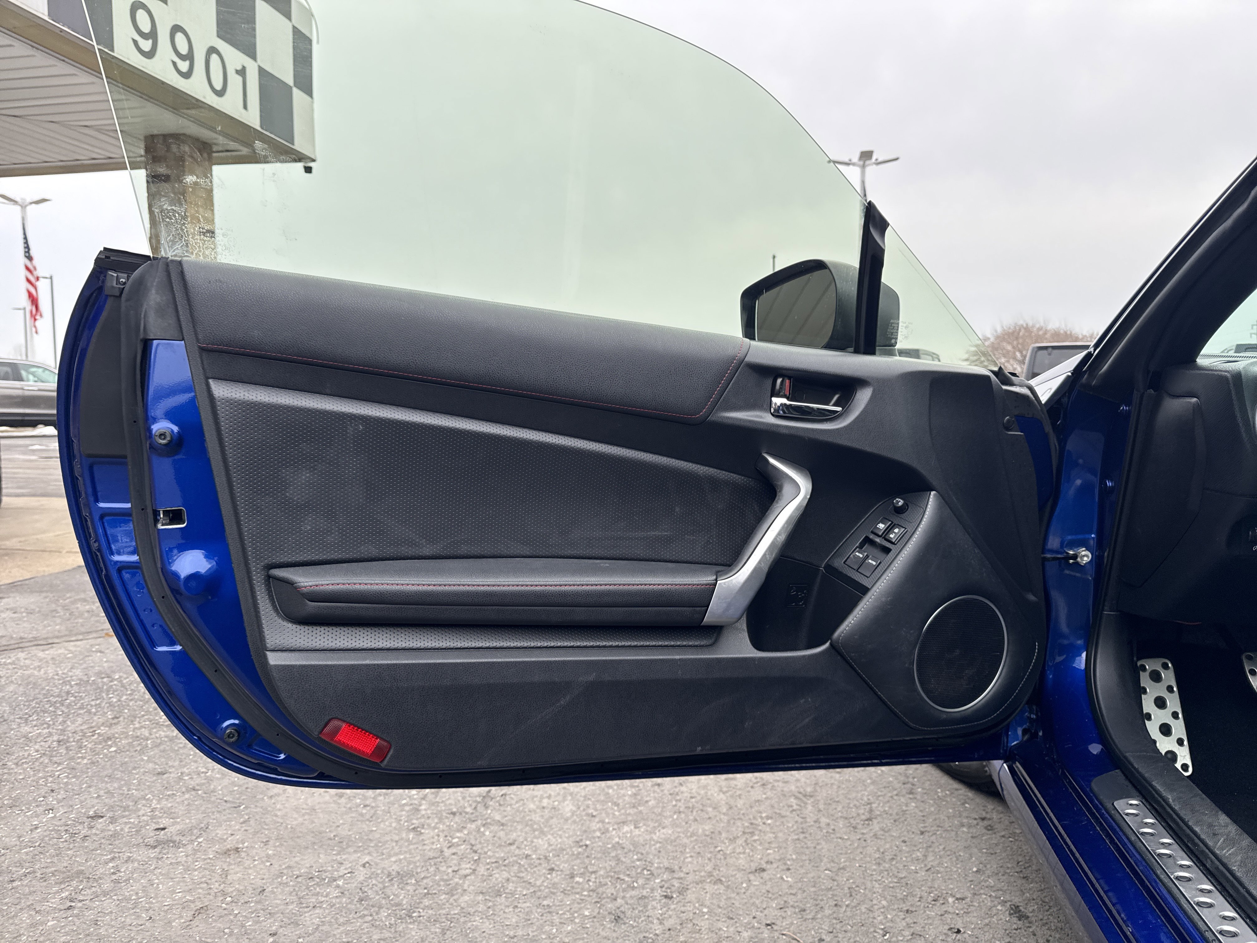 Used 2017 Toyota 86 image 12