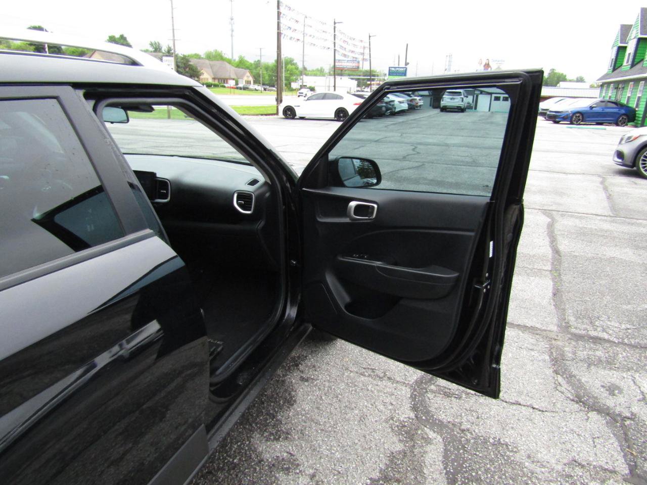 Used 2022 Hyundai Venue SEL FWD image 26