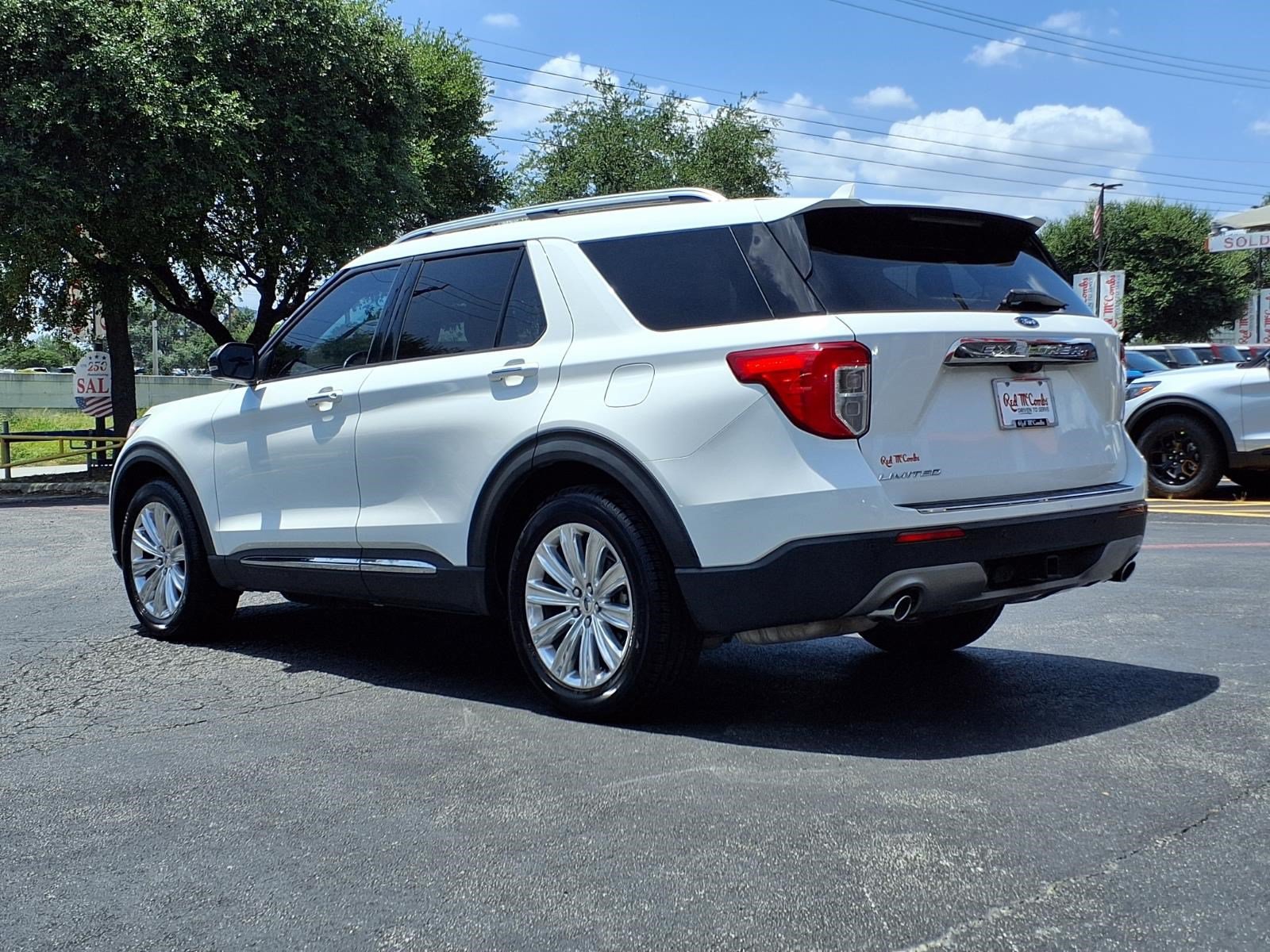 Certified 2021 Ford Explorer Limited w/ Equipment Group 301A RWD image 8