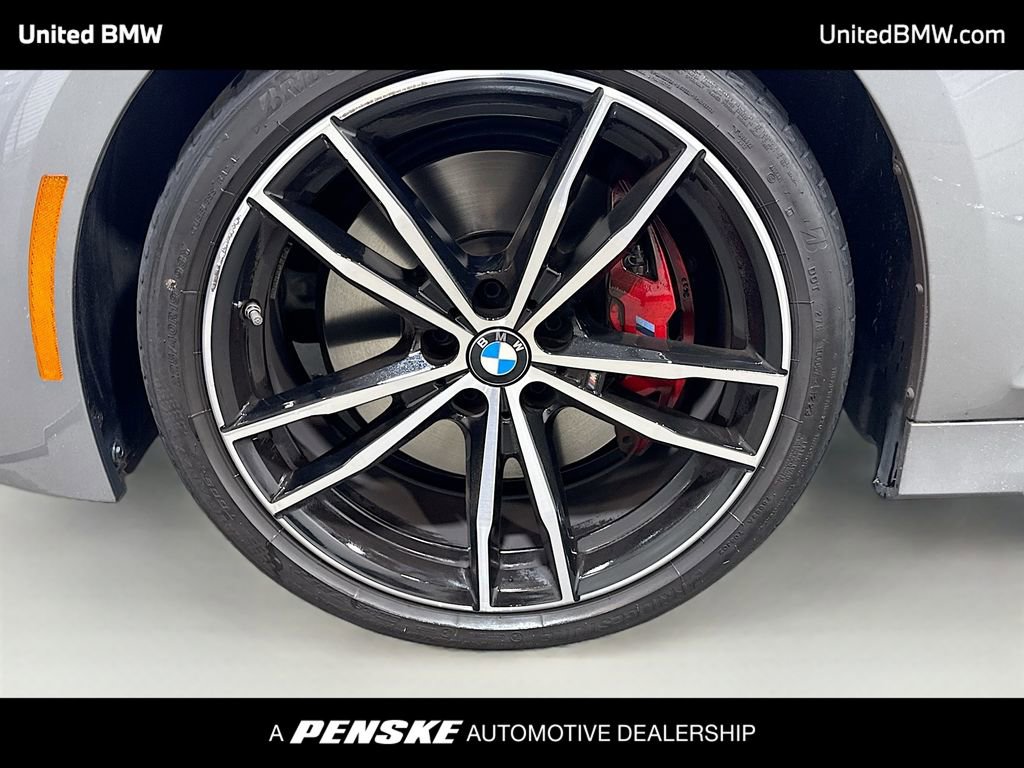Used 2024 BMW 330i Sedan w/ M Sport Package RWD image 2