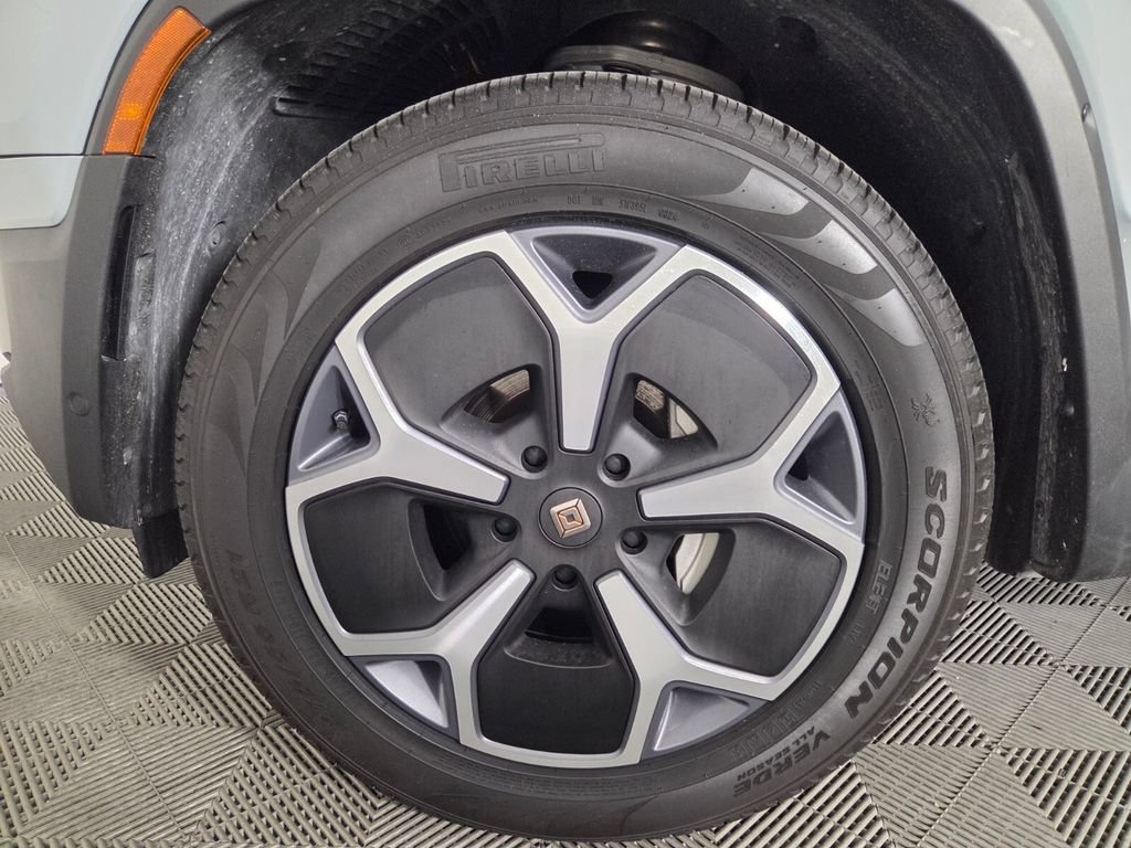Used 2024 Rivian R1S Adventure AWD/4WD image 7