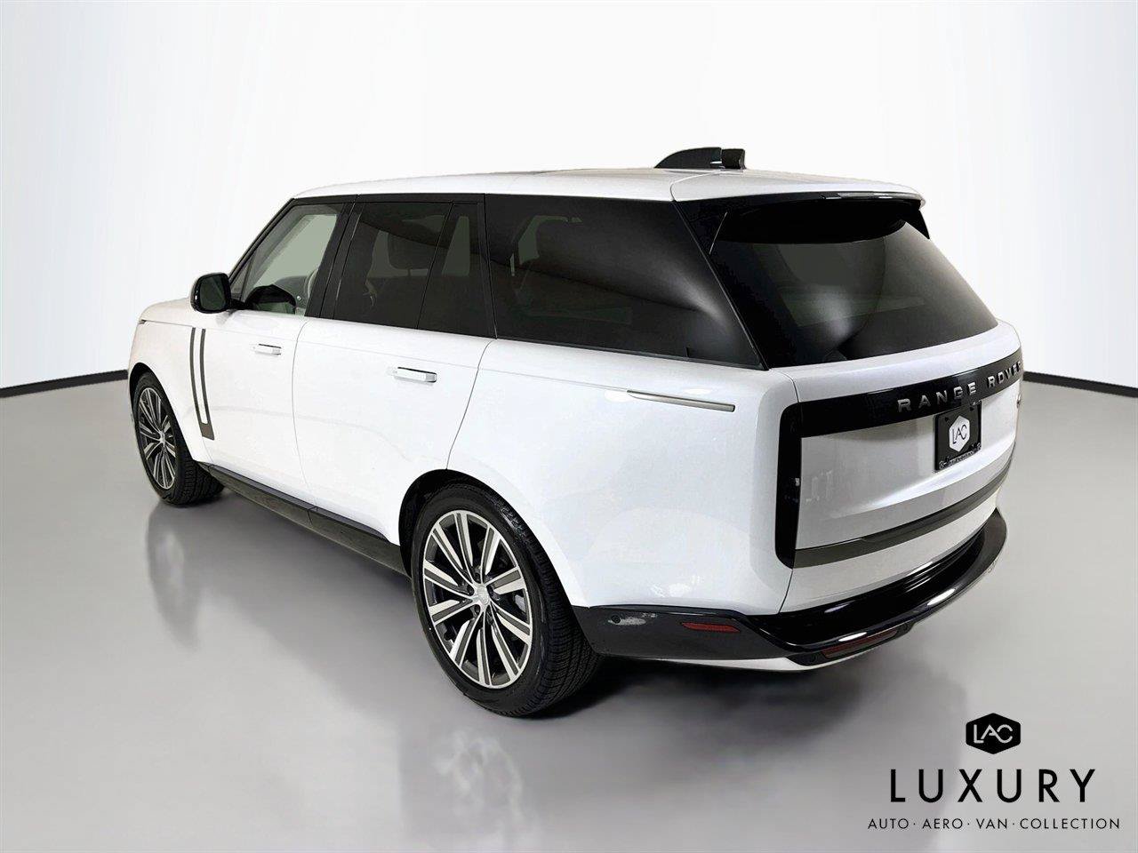 Used 2023 Land Rover Range Rover SE AWD/4WD image 7