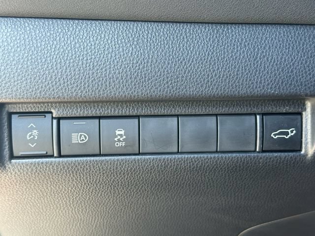 Certified 2022 Toyota Venza XLE AWD/4WD image 23