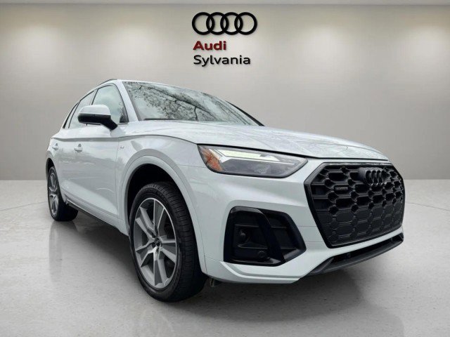 Certified 2025 Audi Q5 2.0T Premium w/ Convenience Plus Package AWD/4WD image 2